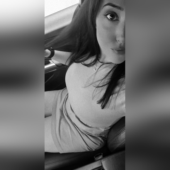 Meet your Posher, Jenna - Picture 2 of 11